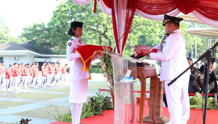 Pimpin Upacara HUT RI ke-80, Robinsar Dorong Mewujudkan Kota Industri yang Hijau dan Sejahtera